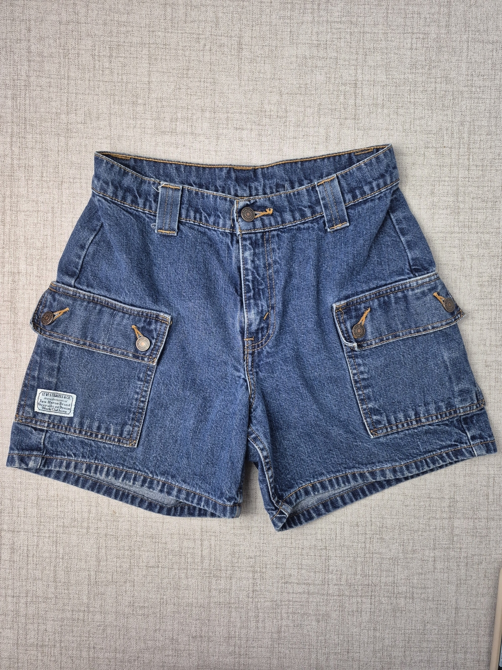Vintage 1998 Levi's High Rise Cargo Shorts - Unisex 90s Style - Picture 9 of 12